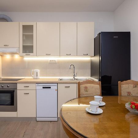 Apartments Paladin Makarska Ngoại thất bức ảnh
